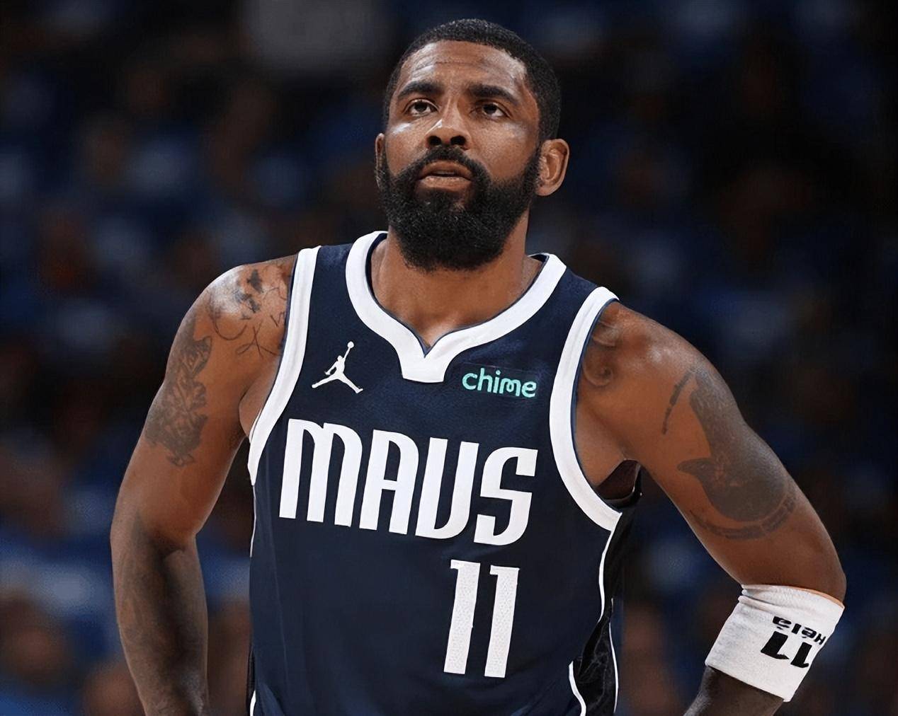 边裁距离很 边裁距离很