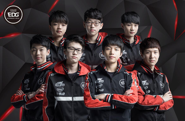 指引着球员 指引着球员