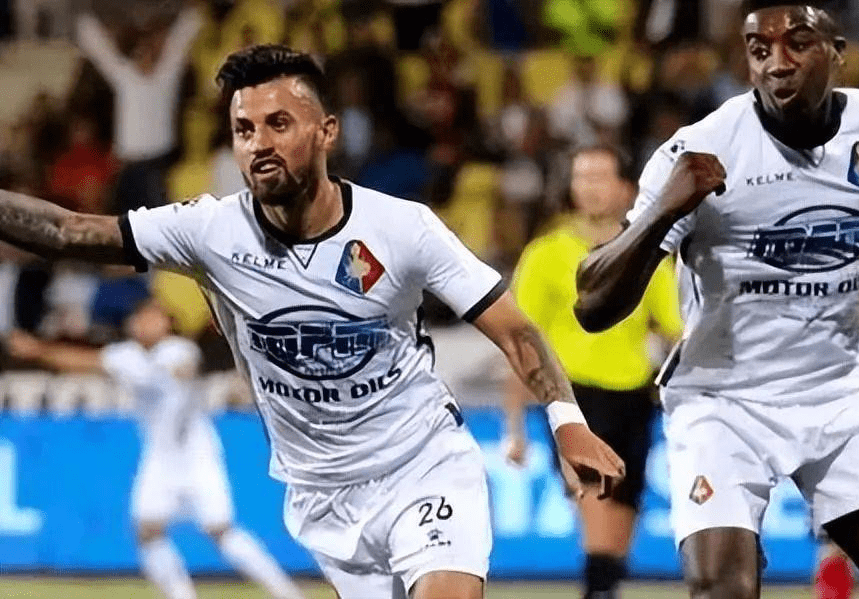 对任何年轻 对任何年轻